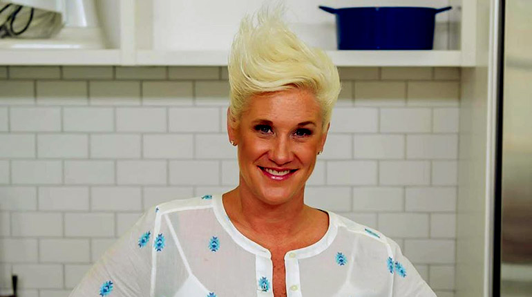 Is anne burrell married?