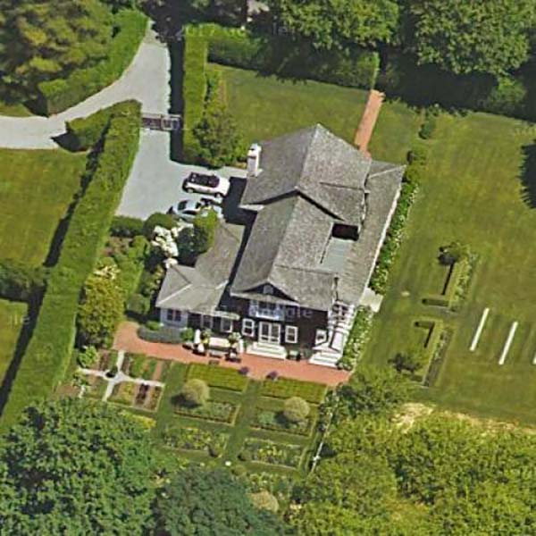 Image of Ina Garten house located in the East Hamptons