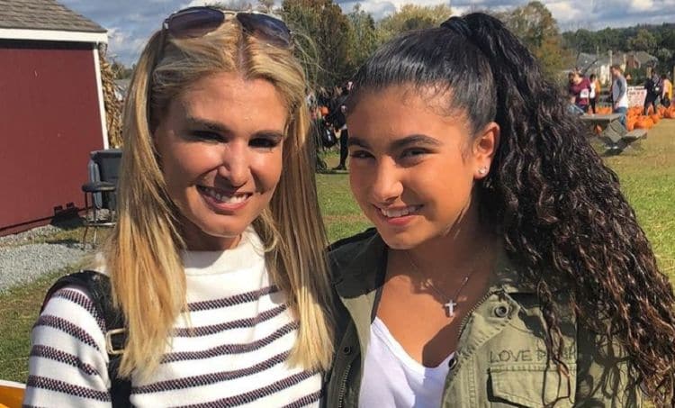Image of Buddy Valastro's wife Lisa Valastro and daughter.