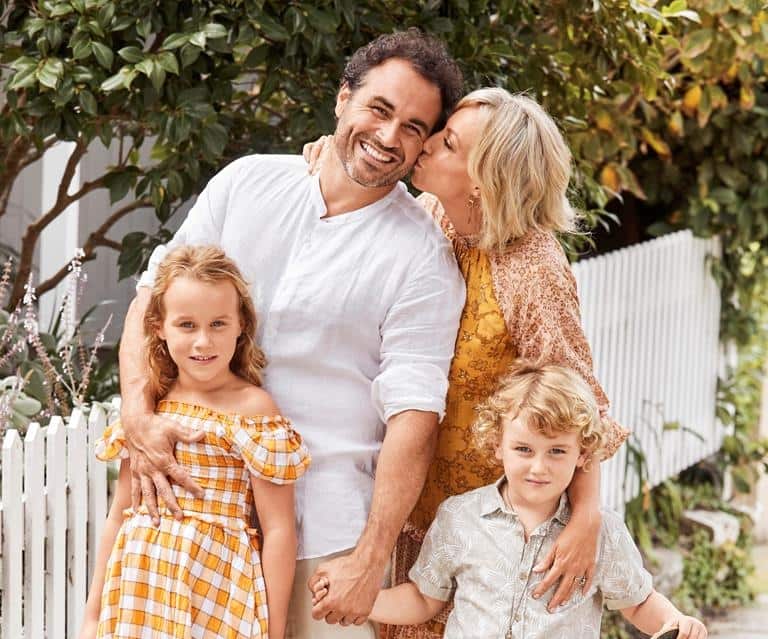 Miguel Maestre's wife and kids