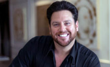 Image of American chef and TV personality, Scott Conant.